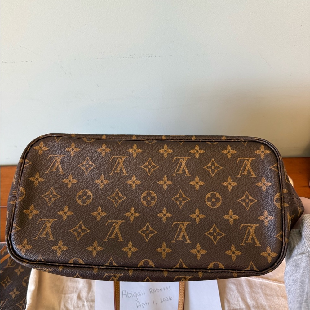 Louis Vuitton Monogram Rose Ballerine Neverfull MM and Pouch - Picture 10 of 16